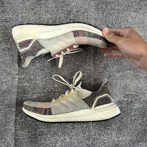 Men's 2019 Adidas Ultra Boost Pride Cloud White Rainbow Knit Low Sz 7.5 (EF3675)